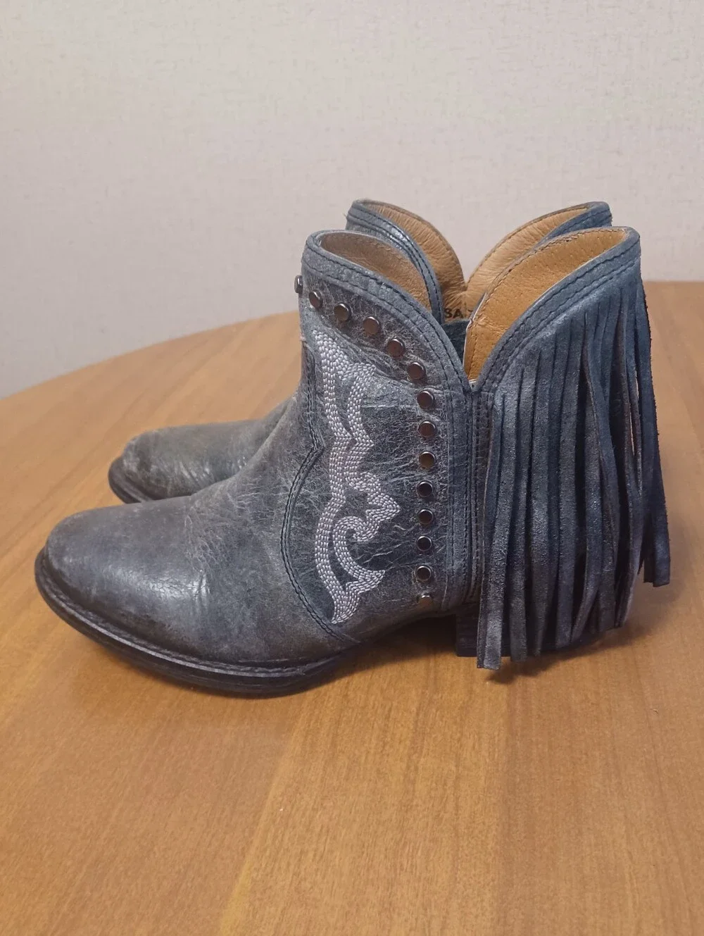 Sterling River Boots Womens 7M Gray Distressed Western Country Ankle Tassels